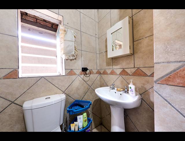 3 BEDROOM TOWNHOUSE FOR SALE IN HALFWAY GARDENS
